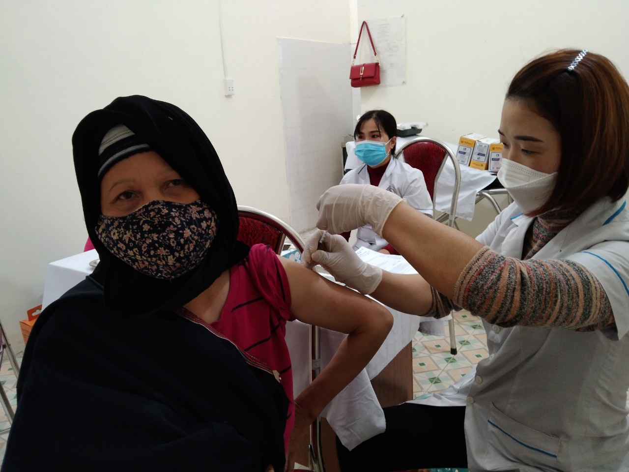 Xã Quảng Nguyên tiếp tục triển khai tiêm Vắc xin phòng dịch Covid-19