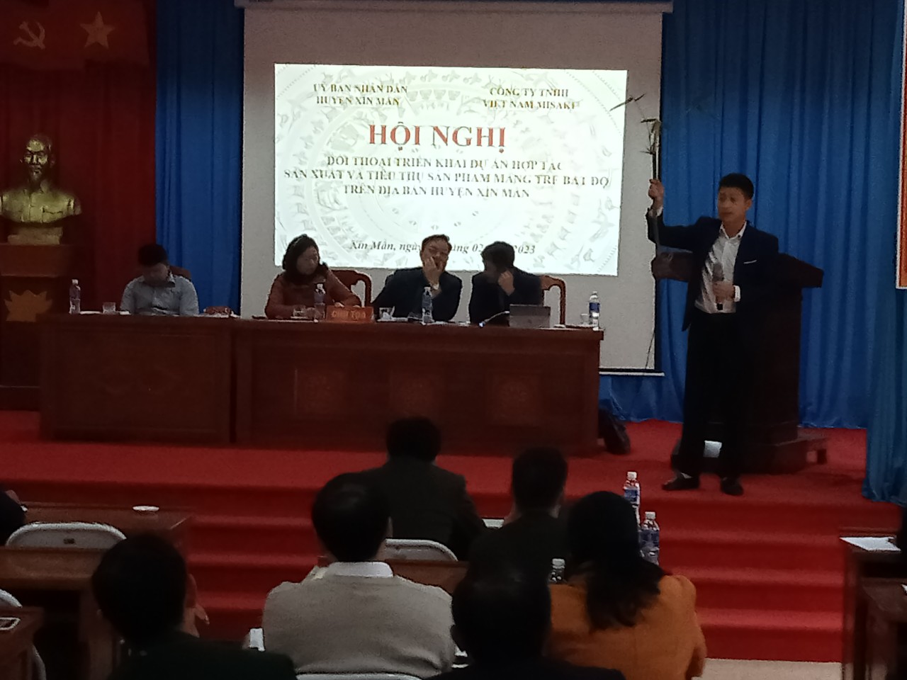 Hội nghị đối thoại hợp tác sản xuất và tiêu thụ sản phẩm mâng tre Bát độ trên địa bàn huyện Xín Mần tại xã Nà Chì